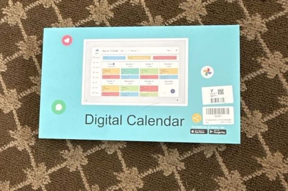 Digital Calendar Touchscreen Family Organizer and Chore Chart